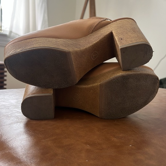 Universal Threads Tab Heeled Clog - Picture 4 of 4